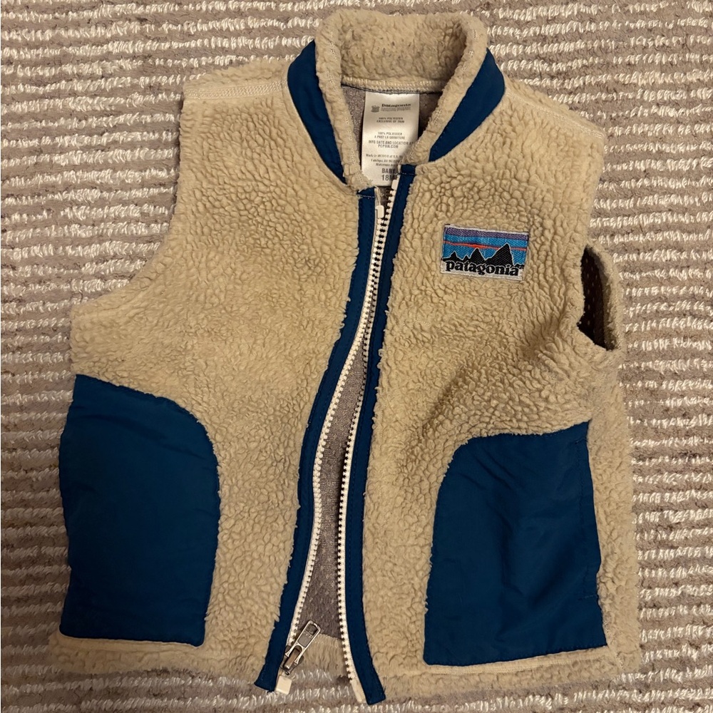 Patagonia Kids Retro-X Cream Sherpa Vest with Blue Pockets and Trim
